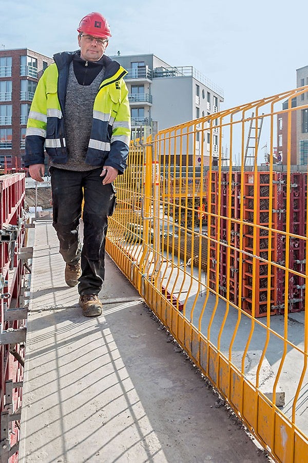 Die Baustellenverantwortlichen ergänzten ihren MAXIMO 330 Eigenbestand mit Schalungsmaterial aus dem PERI Mietpark.<br/>