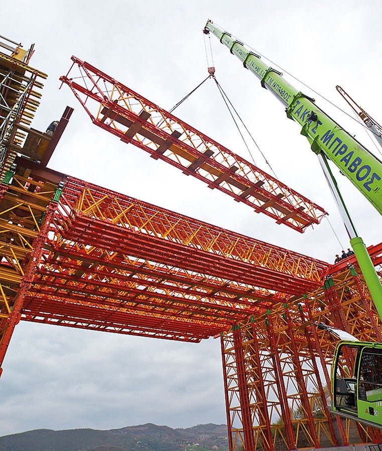 The VARIOKIT Heavy-Duty Truss for large spans offers high load-bearing capacity with a low dead weight. A further advantage is the easy assembly procedure.