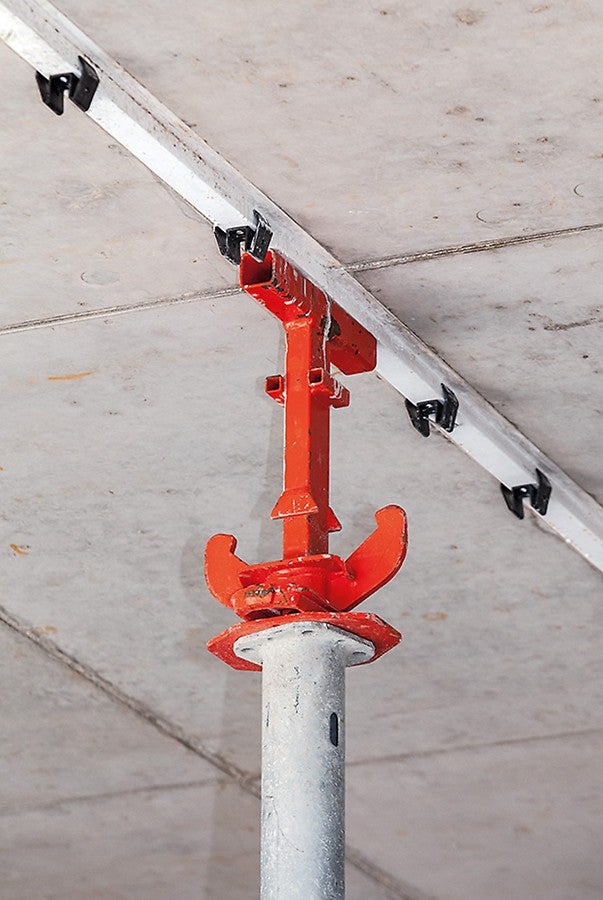 Mit dem SKYDECK Fallkopf kann bereits nach einem Tag ausgeschalt werden (je nach Deckenstärke und Betonfestigkeit).