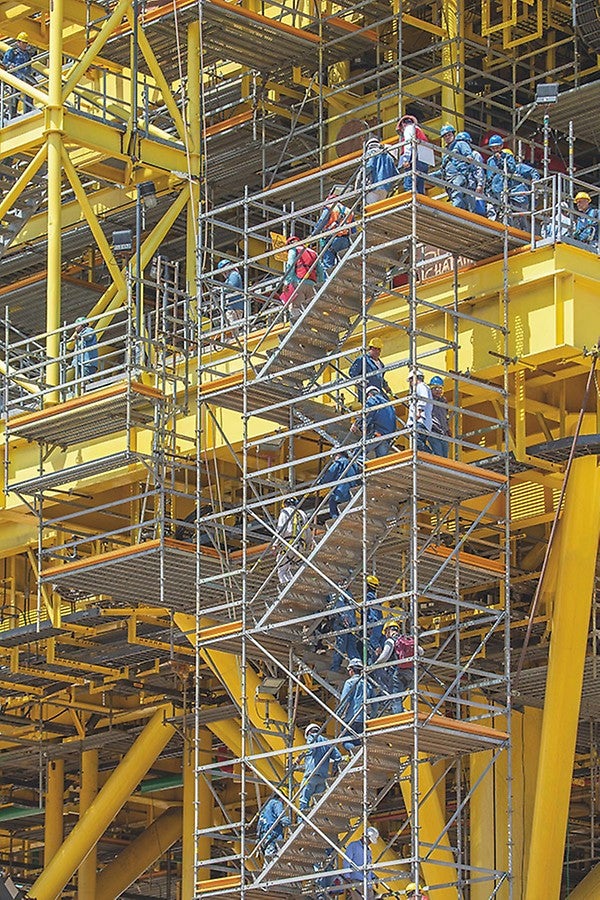 Accesul pe platformă a fost asigurat de două scări inteligente PERI UP Flex 100 - acestea au fost, de asemenea, folosite pentru a se asigura că schimbările de ture ale muncitorilor decurg fără probleme