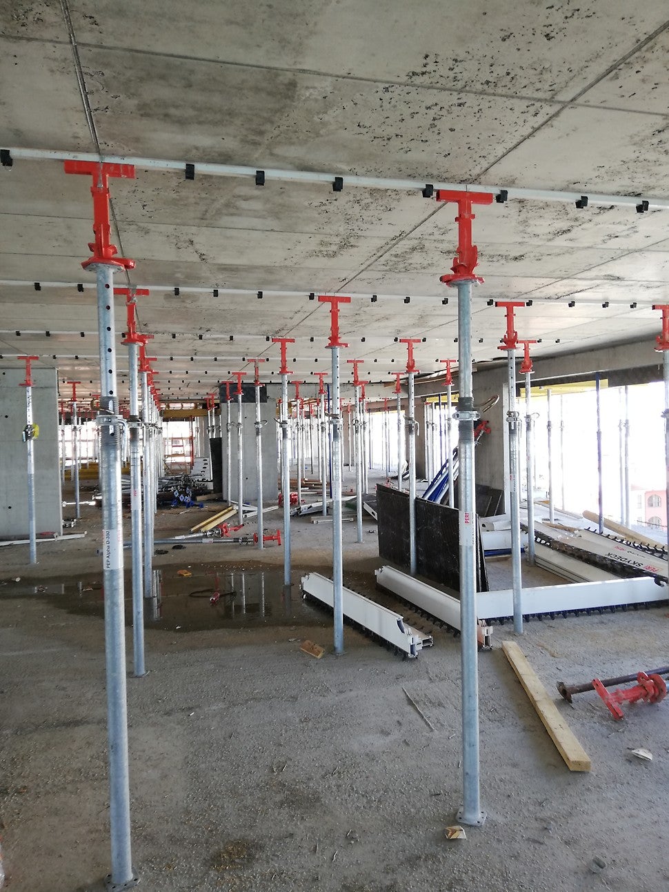 Хоризонтален панелен кофраж SKYDECK за ранно декофриране