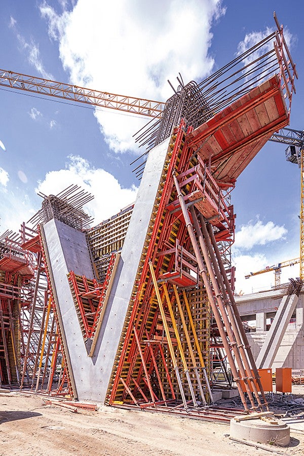 Auch die Herstellung der 70 V-Stützen erfolgte mithilfe von PERI Schalungssystemen.