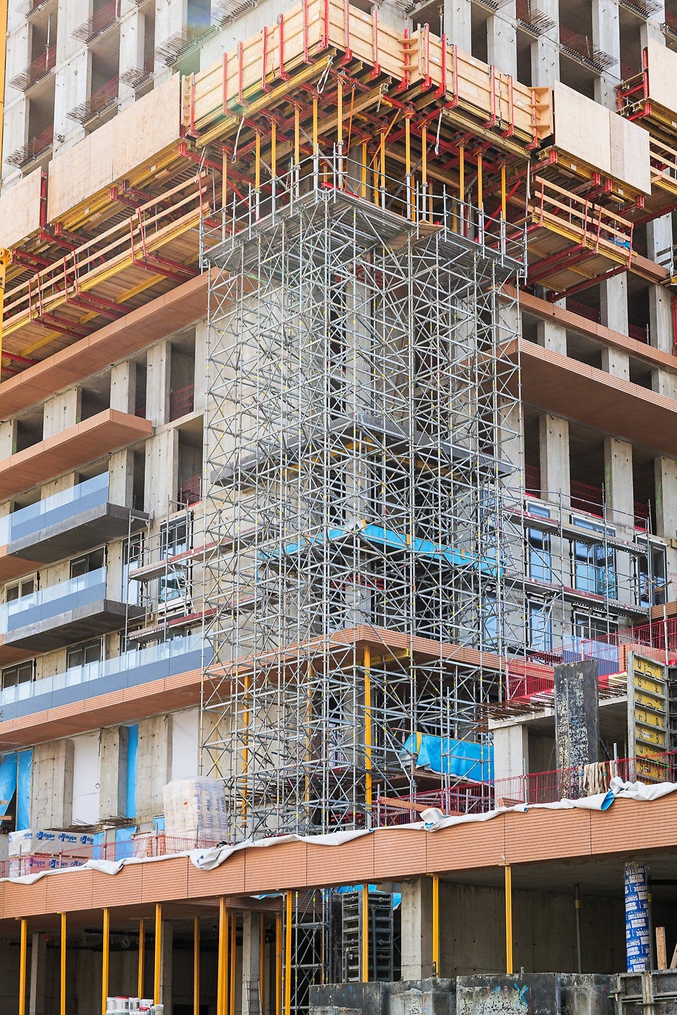 V2C9 Grünblick - Wien<br/>PERI UP Rosett Stützturm und VARIO Stahlriegeltischen