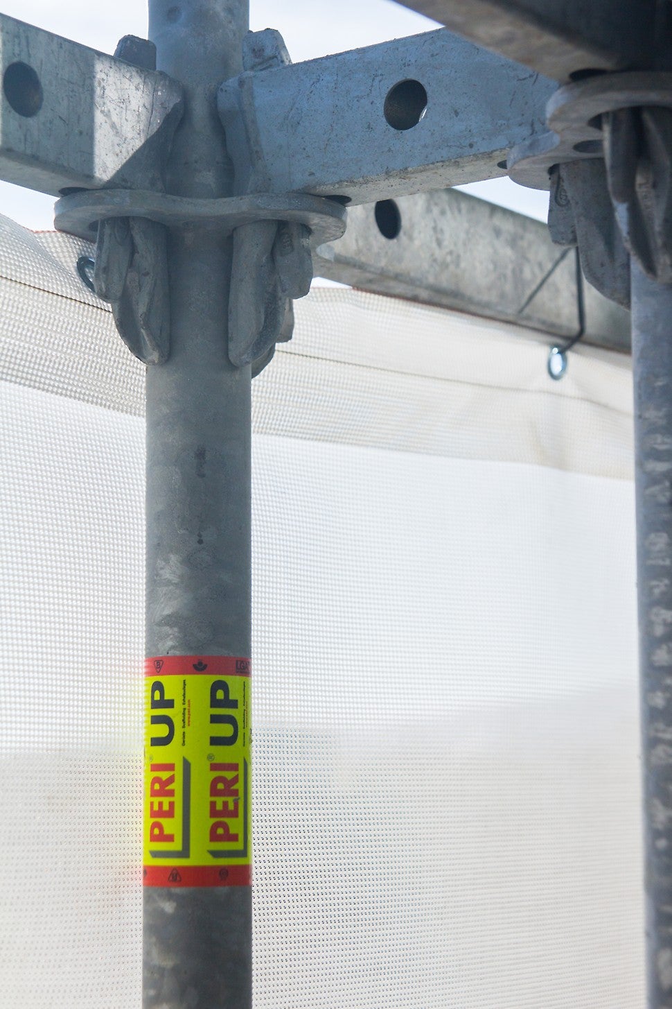 Гравитачно заключване на всички елементи с PERI UP Flex