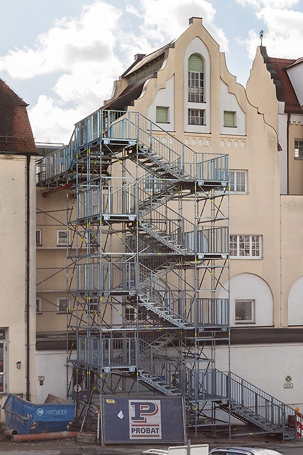 Ein- und mehrläufige Treppen mit 1,50 m bis 2,50 m Laufbreite