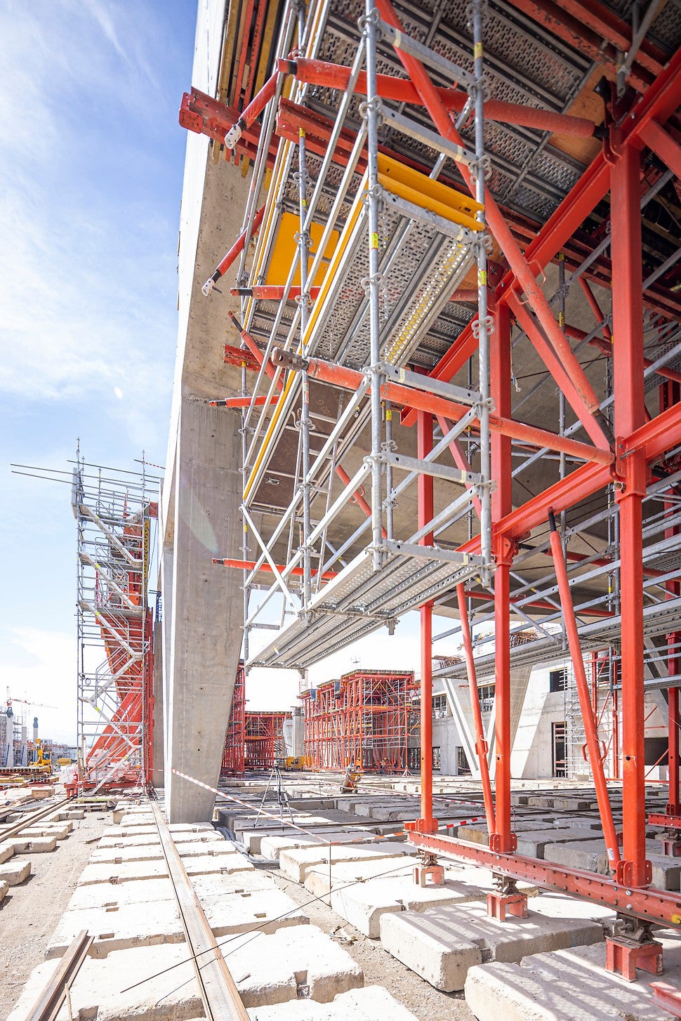 Die Arbeitsfläche lässt sich in Abständen von 25 cm bauen.<br/>