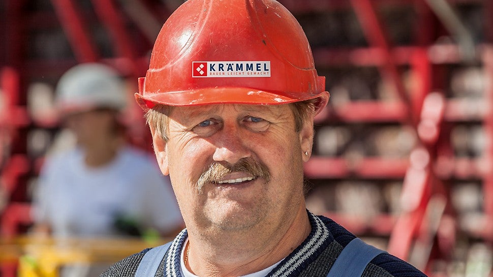 Gleich nach den ersten Abschnitten ist alles perfekt gelaufen: jeden Tag ein Takt. Mit MAXIMO und dem MXP Bühnensystem sind sowohl Arbeitssicherheit als auch Geschwindigkeit gegeben.