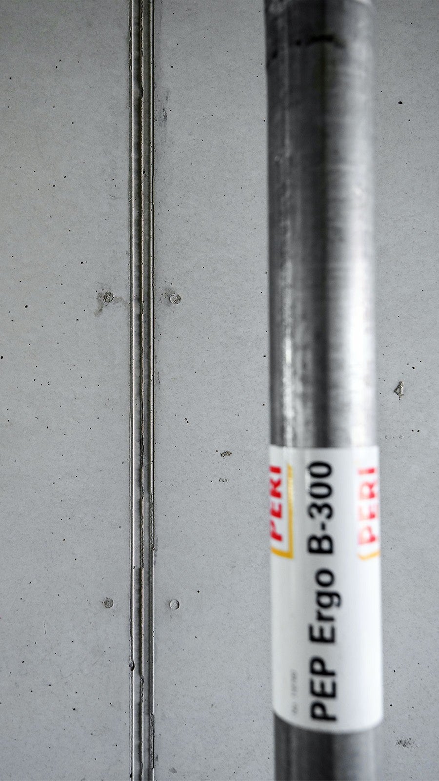 Linia odcisku krawędzi deskowania MAXIMO i widoczne odciski łączników