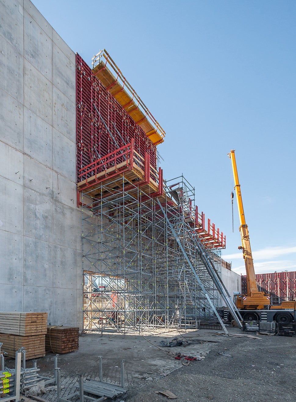Beim Bau des Mercedes-Benz-Crashtestzentrums in Sindelfingen konnten die hohen Anforderungen an Zeitplan und Optik mit MAXIMO rundum erfüllt werden.