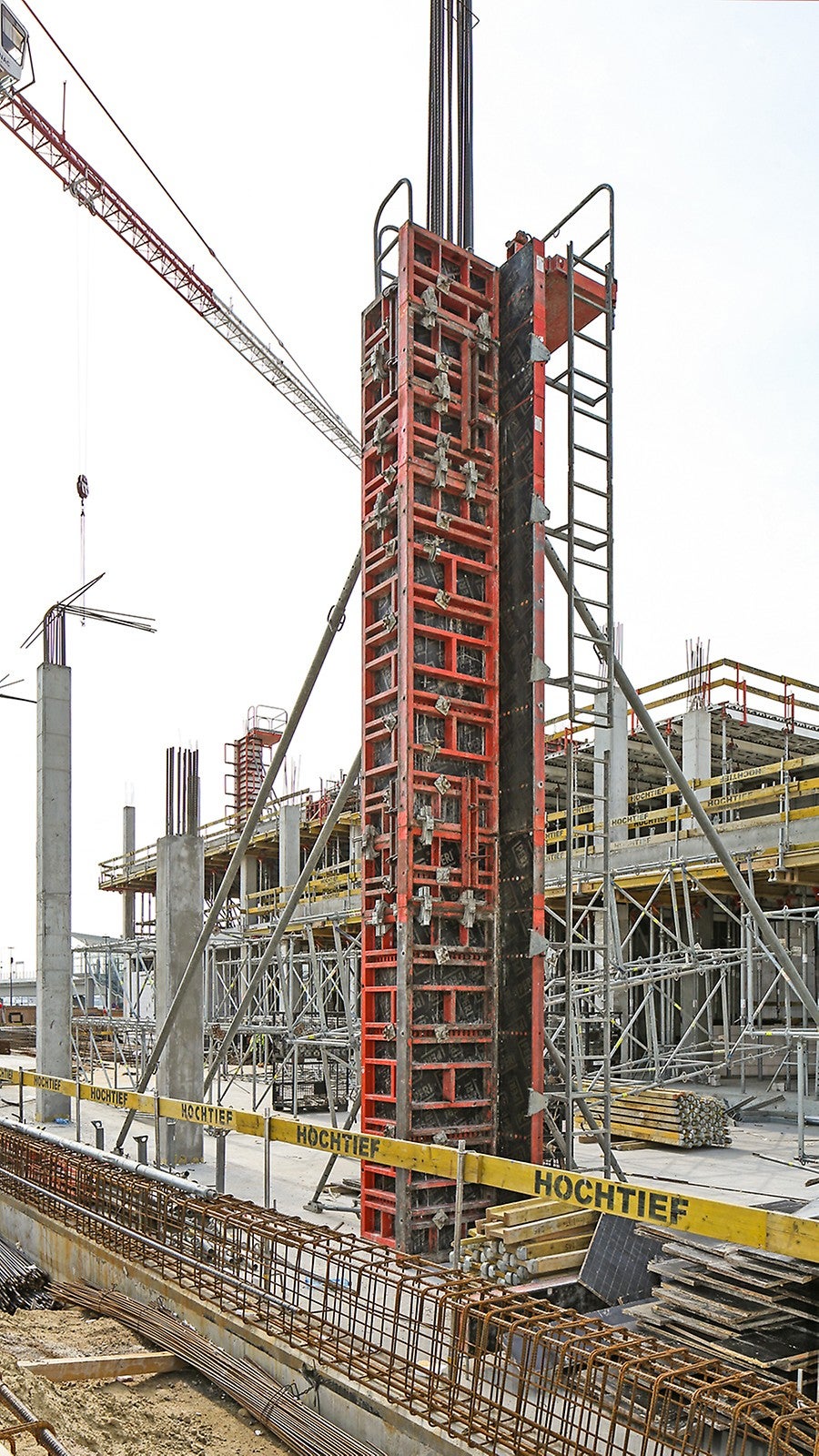 Airport City Gdańsk Zespół budynków biurowo - usługowych z niezbędną infrastrukturą techniczną i drogową - etap I (budynek B I &quot;Alpha&quot;) przy ulicy Słowackiego w Gdańsku