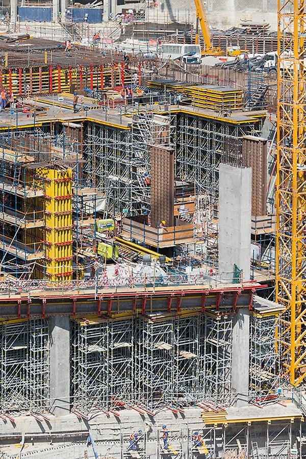 Within a very short space of time, PERI Qatar delivered 10,000 m² of wall and column formwork along with 150,000 m³ shoring to the construction site.