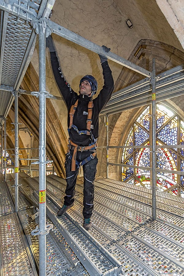 Zur geometrischen Anpassung sorgte das metrische Systemraster von PERI UP Flex für eine maximale Flexibilität ohne arbeits- und zeitaufwändige Kupplungsverbindungen.