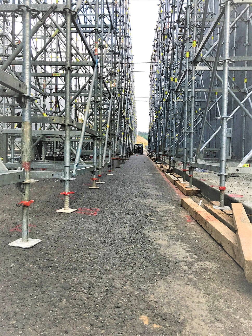 Стъпване на подорно скеле