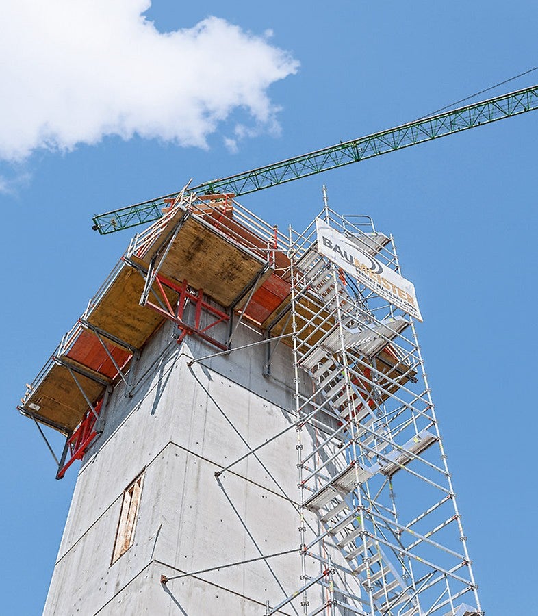 The Folding Corner Platform can be used on both the right and left sides. It is delivered as one unit together with the Corner Platform Frame.<br/>