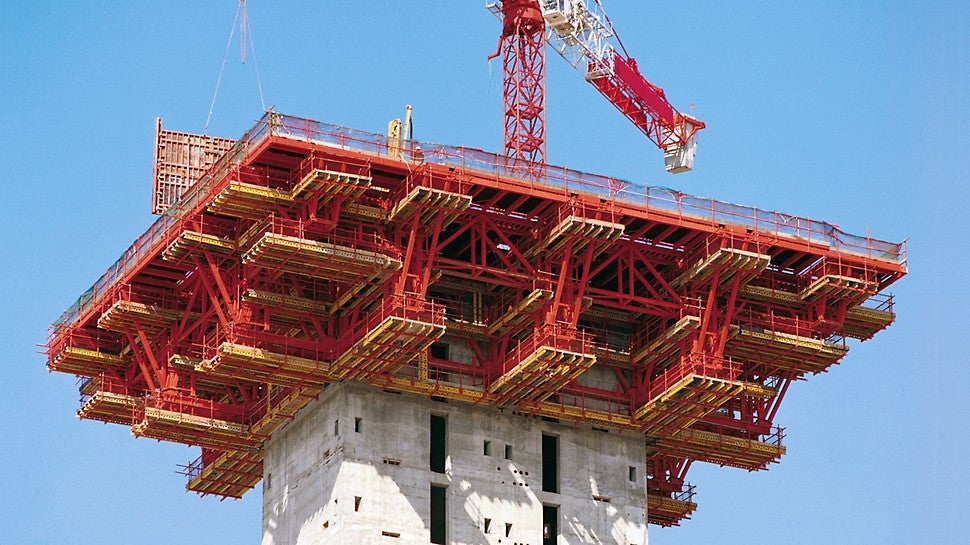 Para a construção do Centro de Exposições de Bilbao, os engenheiros da PERI desenvolveram uma solução prática de forma e formas móveis.