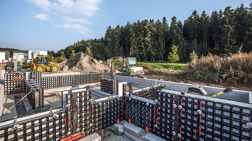 Effizientes und zeitsparendes Schalen aller Betonbauteile per Hand ohne Kraneinsatz