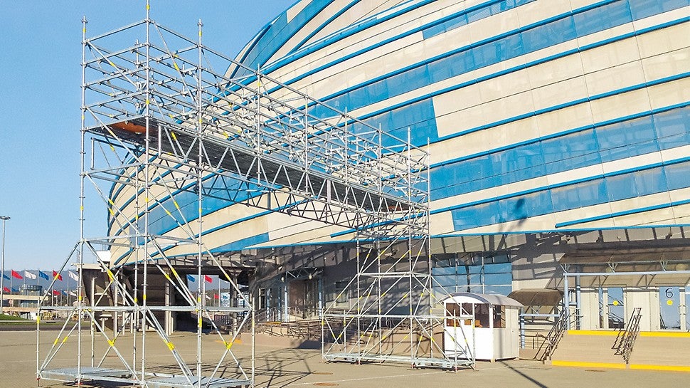 Компания PERI поставила в Сочи для проведения Олимпийских игр более 600 тонн оборудования для возведения спортивных и медийных конструкций: сцены, на которой президент России Владимир Путин приветствовал спортсменов; платформы для статистов и опорные площадки на ледовой арене &quot;Шайба&quot;; кабельные мосты и платформы для операторов на лыжных трассах; вышки для видеокамер. 