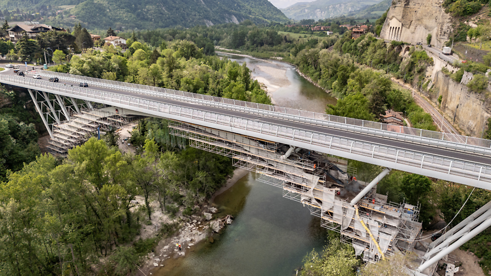 Progetto di ristrutturazione del Ponte Leonardo di Sasso Marconi con il ponteggio PERI UP