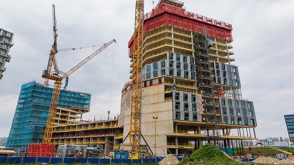 Bij de bouw van het multifunctionele gebouw The Pulse op de Amsterdamse Zuidas heeft RED Bouw nauw samengewerkt met PERI.