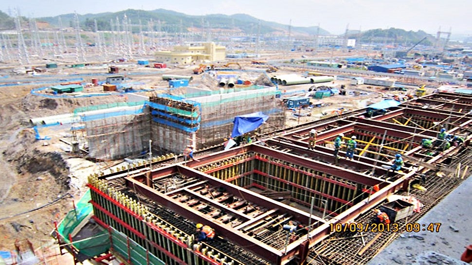 The base area of the main structure is characterized by its massive walls, beams and slabs. The proven, load‑bearing GT 24 girder with high bending stiffness is one of the main components used for the project‑specific formwork.<br/>