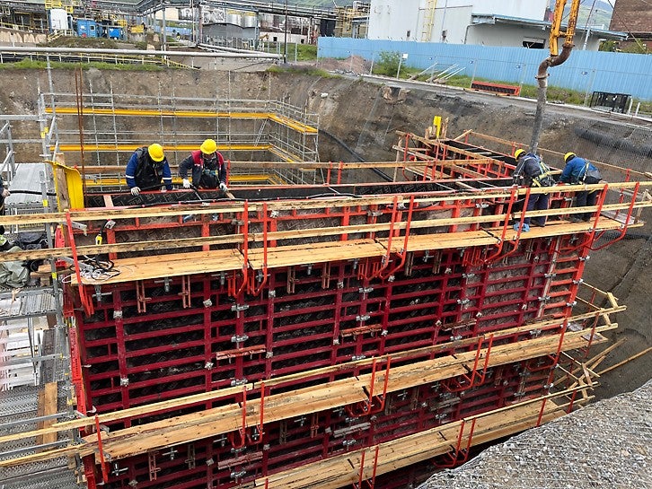 Впечатляващата височина и обем на съоръжението, изпълнено с PERI 