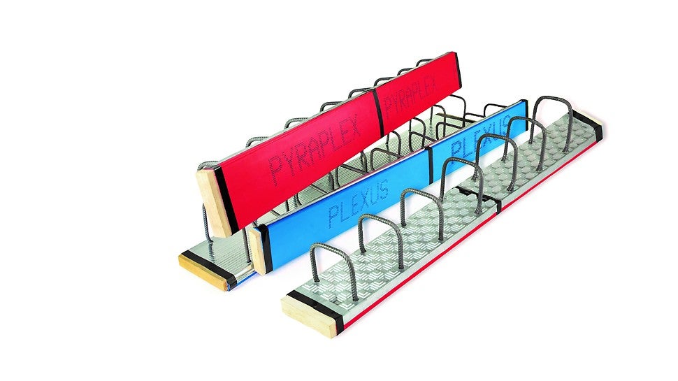 Atlokāmā stiegrojuma kārbas, stiprināmas pie veidņiem