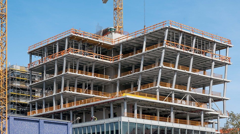 Ochrana proti pádu z výšky PROKIT na všech volných podlažích