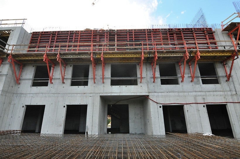 Atbalsta konsoles CB160 veic TRIO sienu veidņu balsta funkciju, kā arī veido ērtu un drošu darba platformu