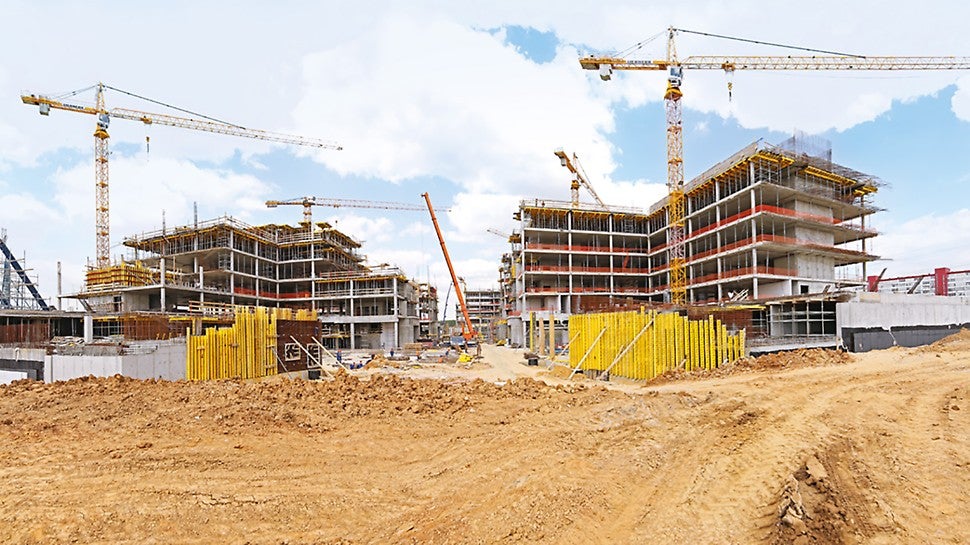 Более 1 700 модульных столов для опалубливания перекрытий доставлены единовременно на объект.