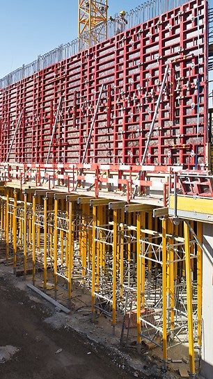 Für die Wände wurde die MAXIMO Rahmenschalung verwendet mit einer Höhe von ca. 5,30 m.