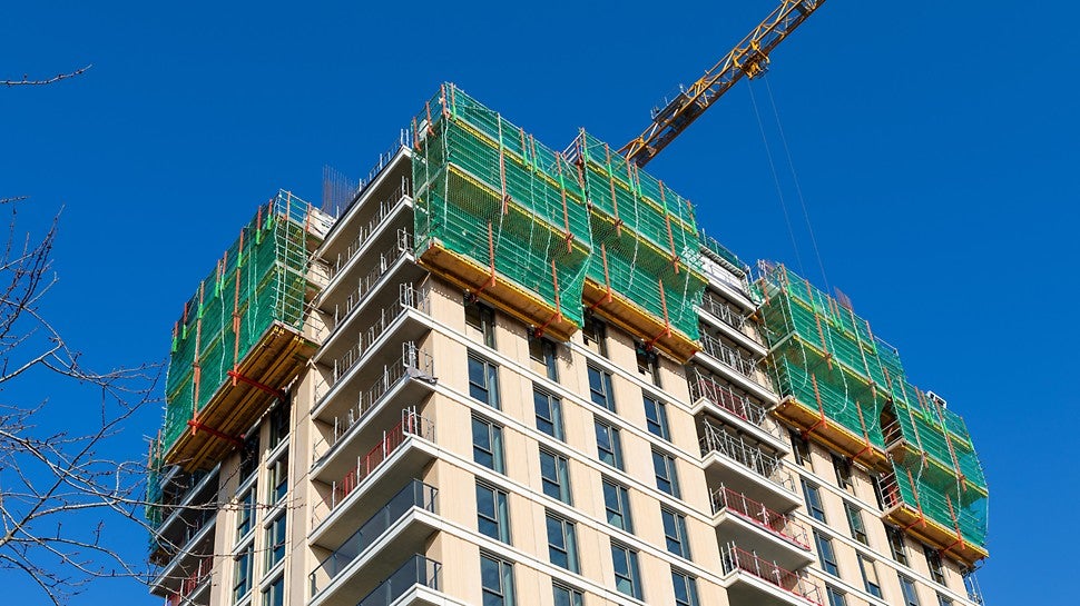 Het RCS klimsysteem van PERI sloot perfect aan op Blok A, waar steigerloos bouwen, tunnelgietbouw en prefab sandwich elementen samenkwamen.