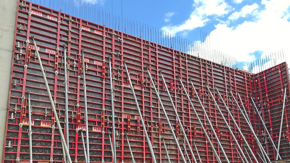 MAXIMO-järjestelmän avulla päästään tässä projektissa vaadittavaan 24 metrin valukorkeuteen.