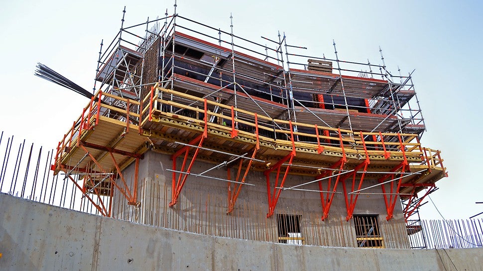 Kirunas nya stadshus - Svängt trapphusschakt med VARIO form och anpassade plattformar med CB240 och GT24.