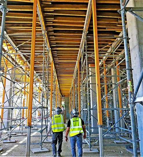 MULTIPROP frames offer a lightweight shoring solution that provides easy adjustability and high load-bearing capacity. 