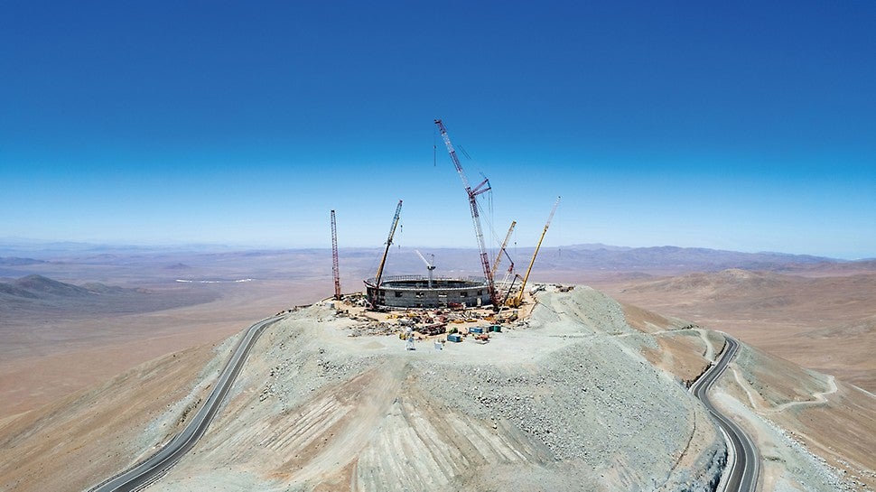 Das ELT (Extremely Large Telescope) auf dem Berg Cerro Armazones in der chilenischen Atacama-Wüste