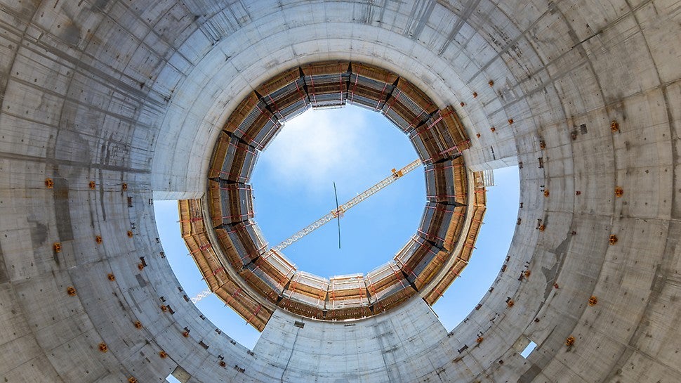 Zidna oplata podizana je do 150 metra na najefikasniji i najbezbedniji način - uz pomoć hidrauličnih pumpi RCS sistema