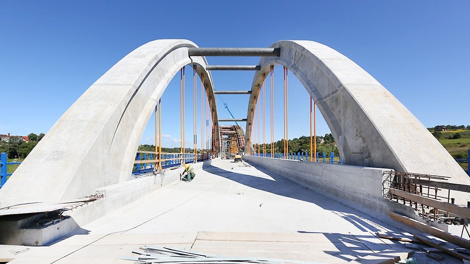 Mosty kolejowe nad korytem rzek Skawa i Stryszówka