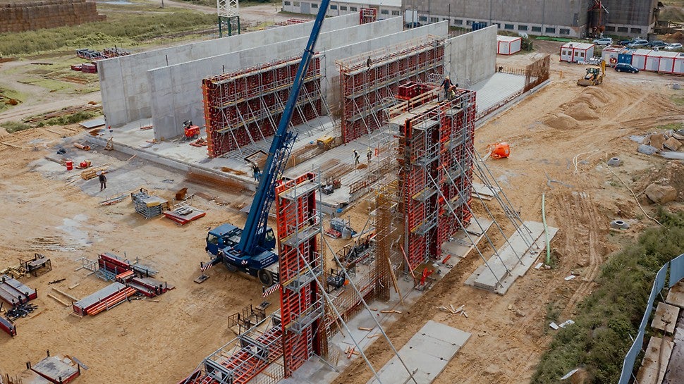 Budowa bunkrów do przygotowania fazy i podłoża przeznaczonego do uprawy pieczarek w Borucinie (gm. Okonek).