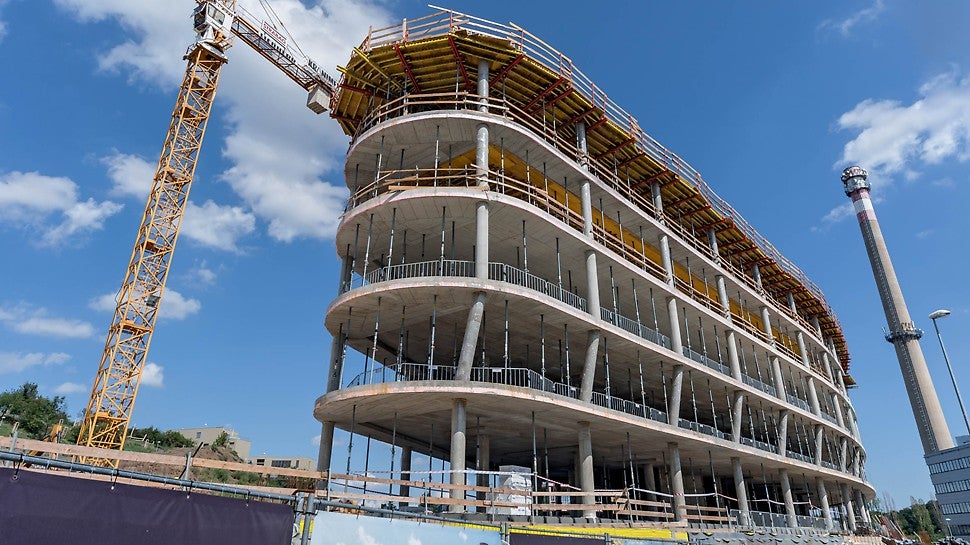 Energeticky úsporná budova je součástí projektu Waltrovka a navazuje na již úspěšně dokončenou budovu Aviatika.