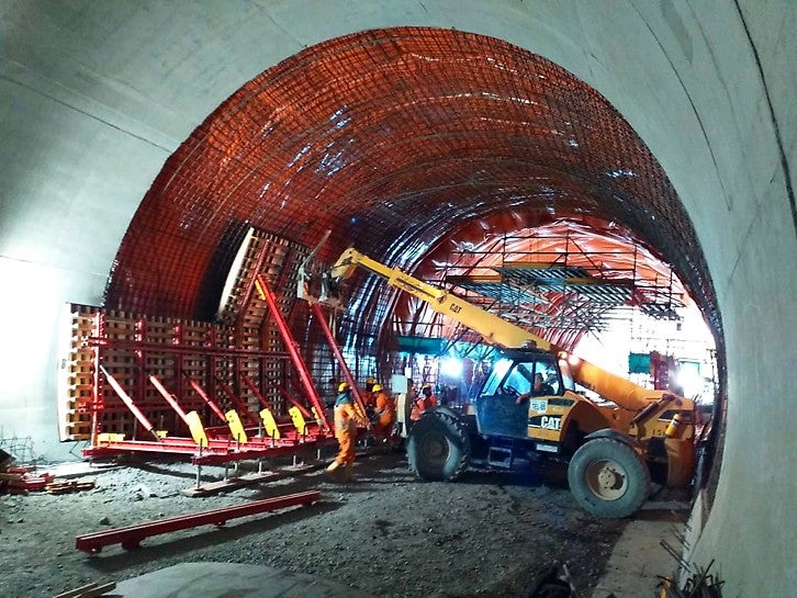Encofrado para hastiales de túnel VARIOKIT. 