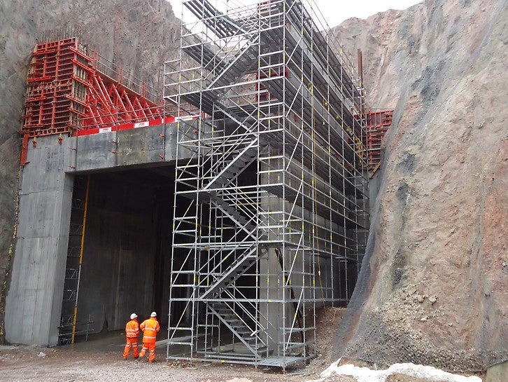 The efficient PERI UP system is quick and easy to erect, and it provided safe access to the site.