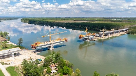 Most preko Save kod Šapca dužine 1352 m najveći je objekat na novoj deonici puta Ruma - Šabac - Loznica. <br/>