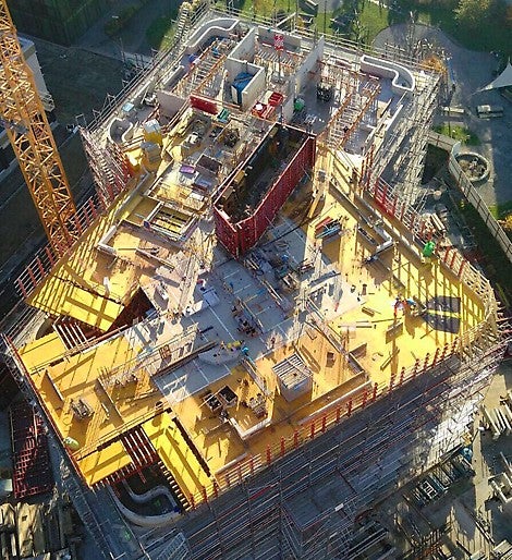 Casseforme per pareti e solai PERI, impalcatura di sostegno e prestazioni complementari garantiscono sicurezza sotto ogni profilo e un rapido avanzamento dei lavori.