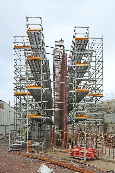 Multiple access requirements were fulfilled with PERI UP scaffolding. 