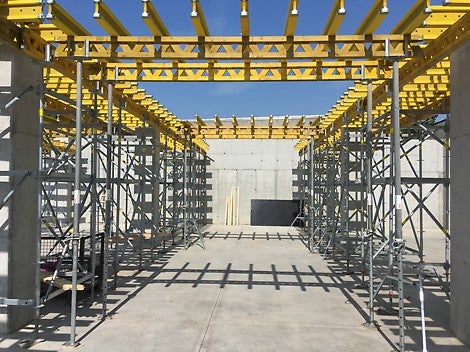 Изграждане на складови помещения към пивоварната на „Пиринско“ в Благоевград - Подпорни кули PERI Up Flex