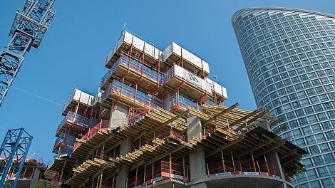 RCS climbing protection panel ensures workers&#039; safety and completely encloses the construction area