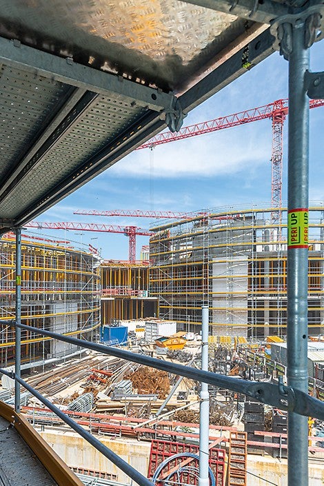 Der Gerüstknoten am Easy Stiel ermöglichte die Einrüstung auch anspruchsvoller Bauteilgeometrien nahezu ohne aufwendige Kupplungsarbeiten.