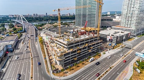 Pri výstavbe Panorama City III Business v Bratislave zákazník ocenil pri spolupráci s PERI technické návrhy pre efektívne využitie systémov debnenia, ako aj rýchlosť reakcie na požiadavky, ochotu hľadať alternatívne konštrukčné riešenia a široký produktový záber.