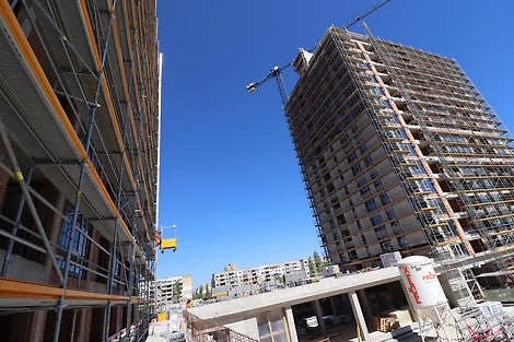 Изграждане на скеле, с височина до 60 м<br/>Клиент: Електрисити ЕООД