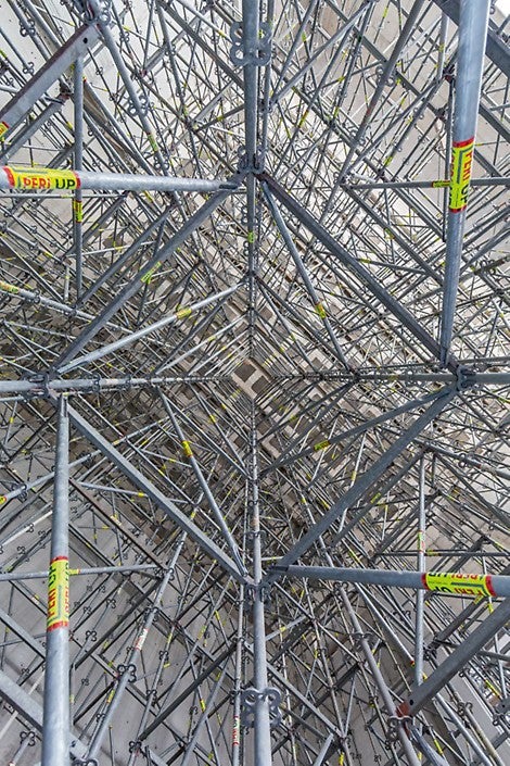 The PERI UP Modular Scaffold is extremely flexible due to its metric grid dimensions of 25 cm or 50 cm. Each leg is positioned to exactly match the geometry and to accommodate the loads to be transferred.